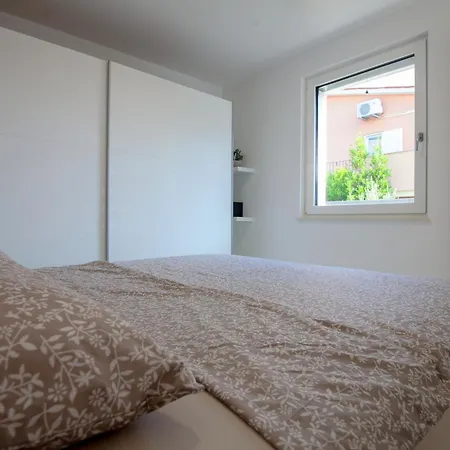 度假居 Modern Grey Harmony Retreat