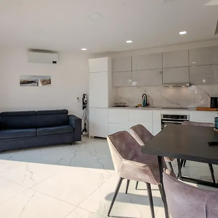 Modern Grey Harmony Retreat 度假居