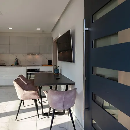 Modern Grey Harmony Retreat بيت للعطل *