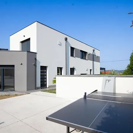 度假居 Modern Grey Harmony Retreat Bertoki