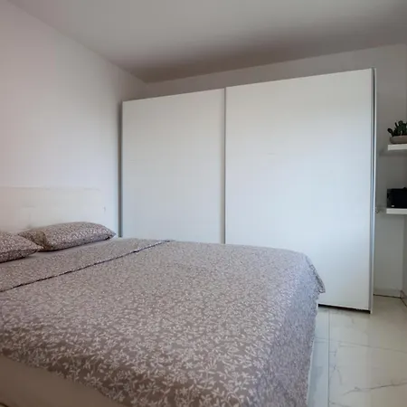 Modern Grey Harmony Retreat *