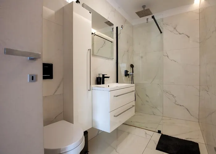 Modern Grey Harmony Retreat 펜션 Bertoki